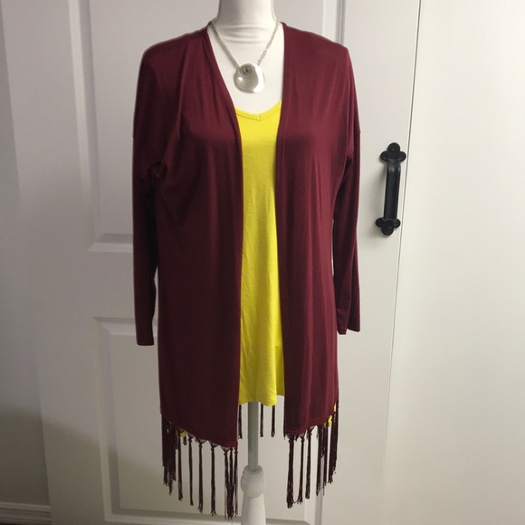 Magnificent light weight top - Picture 1 of 7